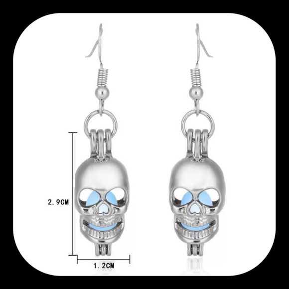 New Unique GREEN Solar Luminous Glow Halloween Skull 💀 Earrings
Super Cool! - Picture 5 of 5